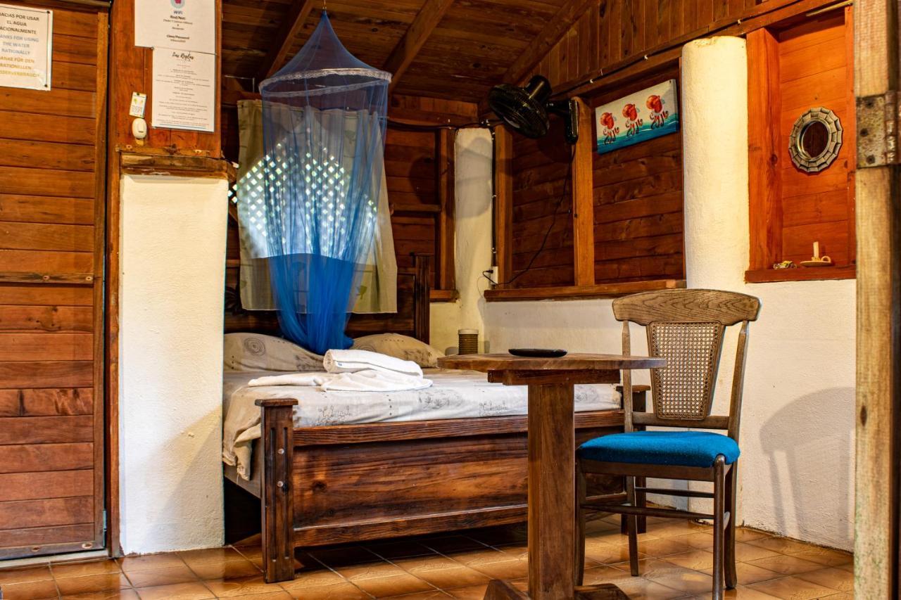 Chalet Y Cabinas Hibiscus Cahuita Exterior foto